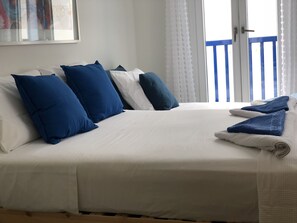 Casa geminada panorâmica, 2 quartos, terraço, vista para o porto | 2 quartos, roupas de cama premium, ferros/tábuas de passar roupa