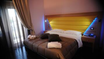 Double or Twin Room | Minibar, in-room safe, individually decorated, individually furnished