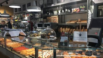 Snack bar