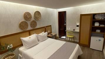 プレミアム ダブルルーム | ミニバー、デスク、WiFi (無料)、ベッドシーツ