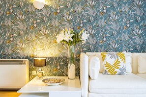 Apartment, 2 Bedrooms | Room amenity - Point West (London)