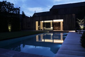 Outdoor pool, open 9:00 AM to 9:30 PM, sun loungers - B&B For 2 - Wellness For 2 (Bruges)