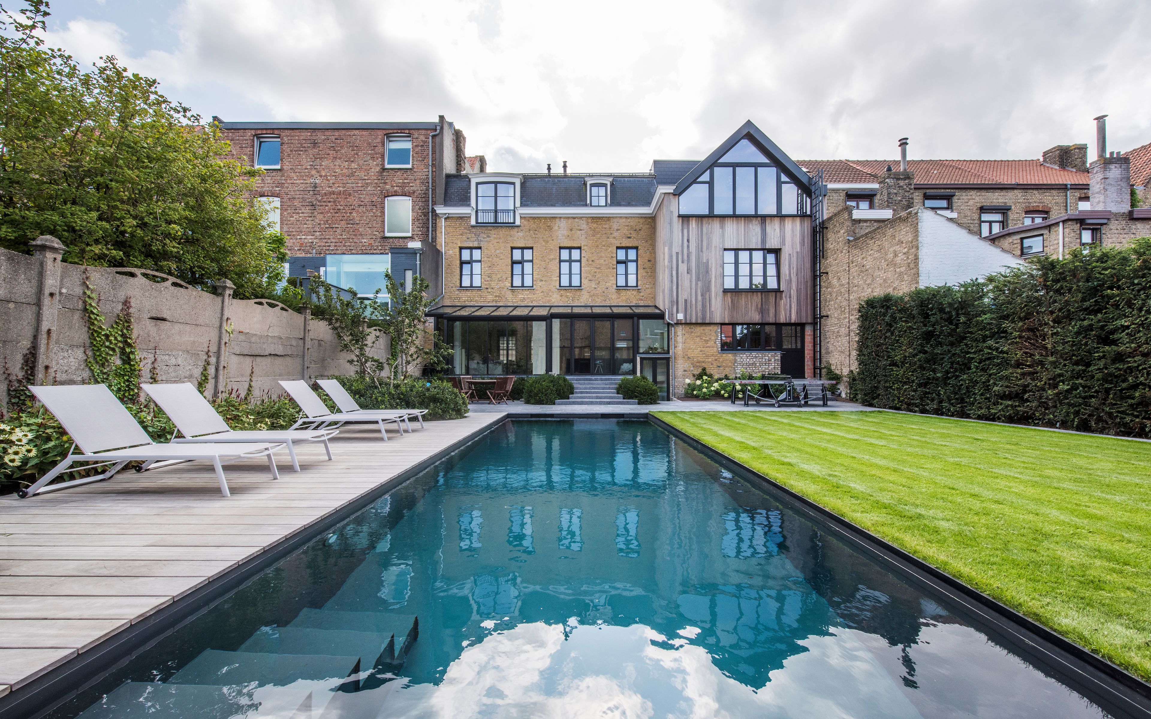 Outdoor pool, open 9:00 AM to 9:30 PM, sun loungers