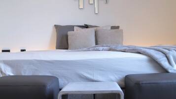 Suite, 1 kingsize bed | 1 slaapkamer, luxe beddengoed, een kluis op de kamer