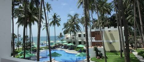Deluxe Double Room, Pool View | 1 bedroom, premium bedding, minibar, in-room safe