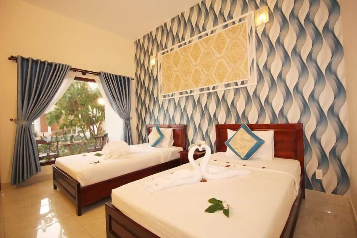 1 bedroom, premium bedding, minibar, in-room safe
