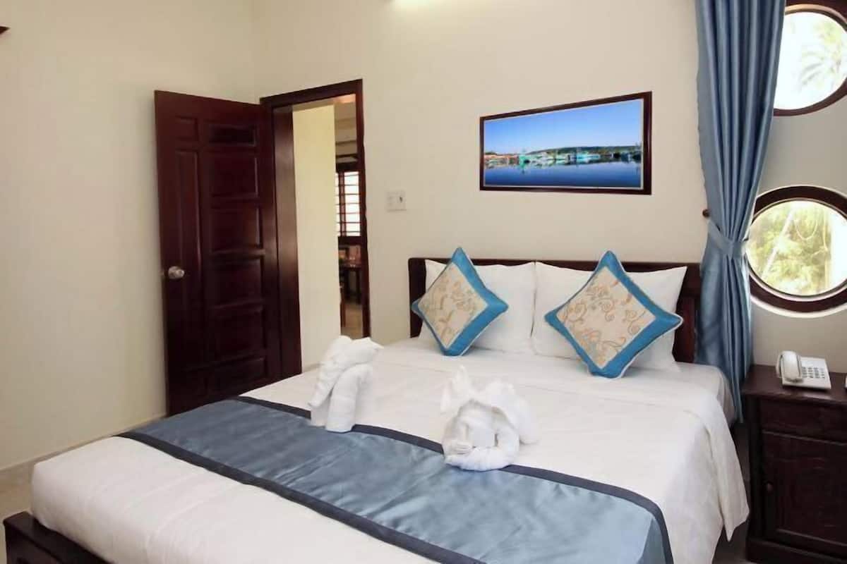 1 bedroom, premium bedding, minibar, in-room safe