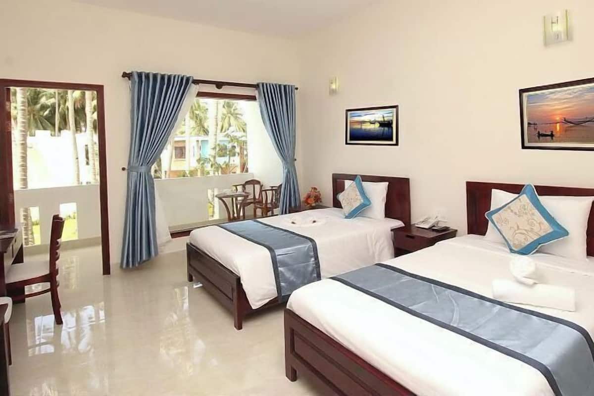 1 bedroom, premium bedding, minibar, in-room safe