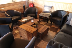 Lobby sitting area - Hótel Á (Borgarbyggd)