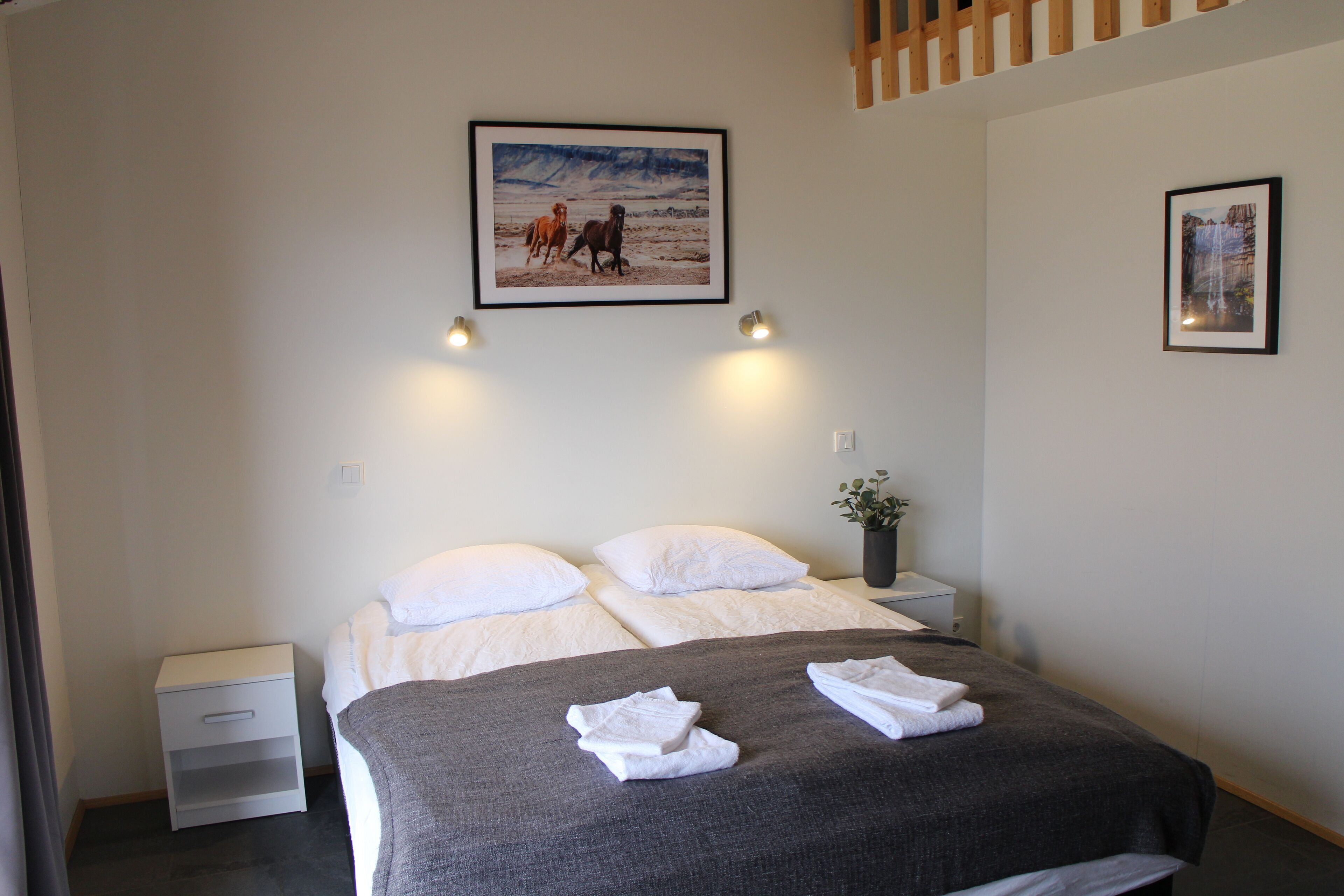 家庭房 | 办公桌、笔记本电脑工作区、遮光窗帘、免费高速有线上网