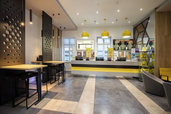 Lobby - The Hive Party Hostel (Budapest)
