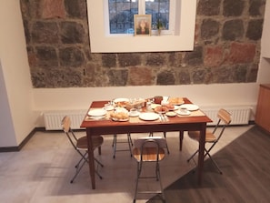 Free daily continental breakfast
