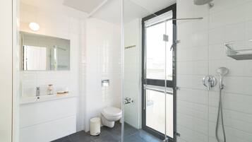 Luxury One Bedroom Apartment with Balcony - House No. 29 | Bathroom | Shower, free toiletries, hair dryer, towels