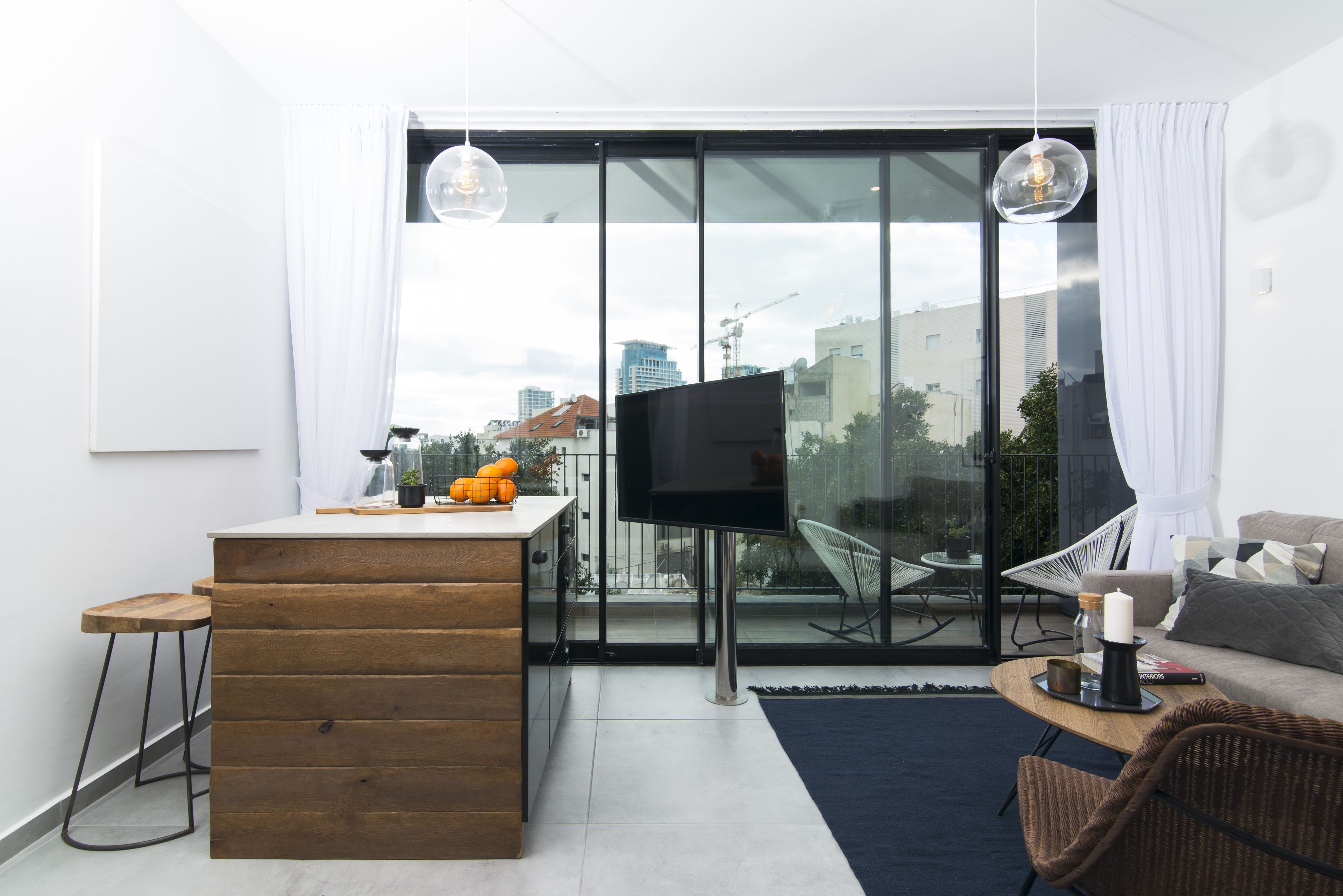 Deluxe One Bedroom Apartment with Balcony - House No. 29