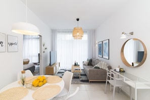 Deluxe One Bedroom Apartment - House No. 29 | Laptop workspace, blackout curtains, iron/ironing board - Mr. Allenby - By TLV2GO (Tel Aviv)