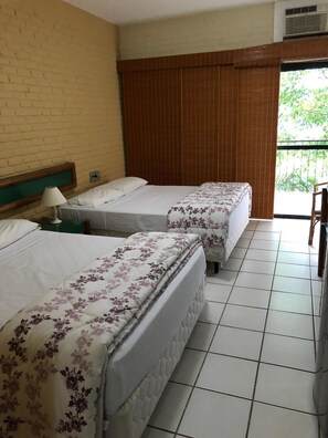 Lägenhet Deluxe - 2 sovrum - kök - utsikt mot stranden | 1 sovrum, sängtillbehör av högsta kvalitet och minibar