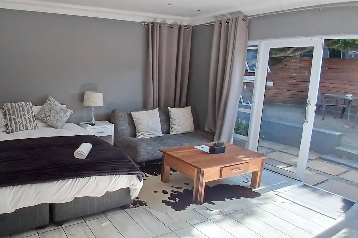 Luxury Double or Twin Room, Non Smoking, Pool Access | 1 bedroom, premium bedding, memory foam beds, in-room safe