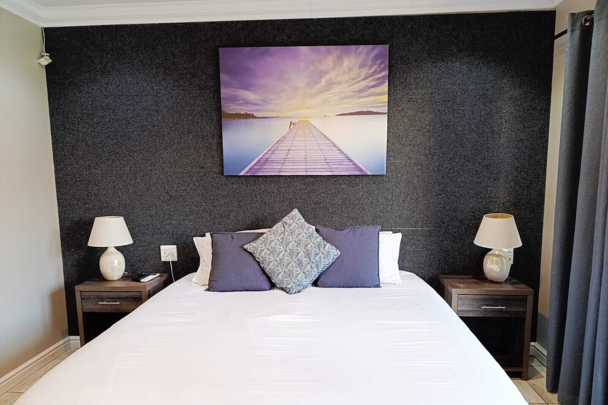 Executive Double or Twin Room, 1 King Bed | 1 bedroom, premium bedding, memory foam beds, in-room safe