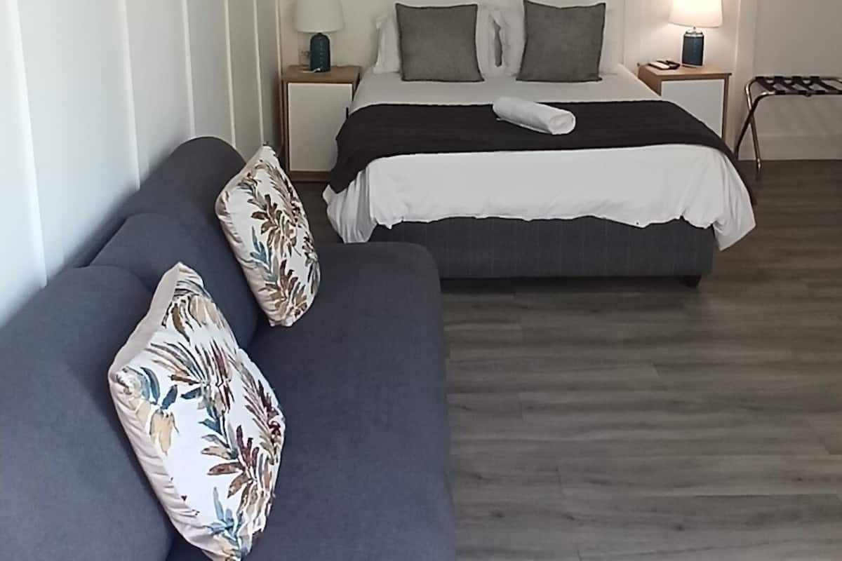 Business Double Room, 1 Bedroom, Non Smoking | 1 bedroom, premium bedding, memory foam beds, in-room safe