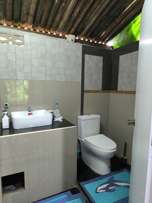 Riverside B. | Badezimmer