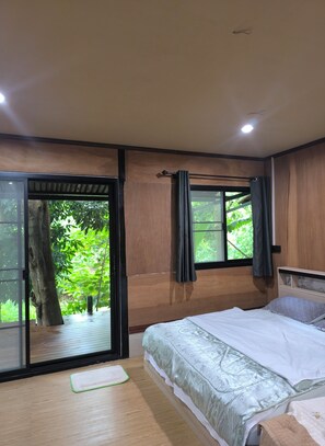 Riverside B. | Minibar, free WiFi, bed sheets, wheelchair access - Hill Tribe Art House (Chiang Rai)