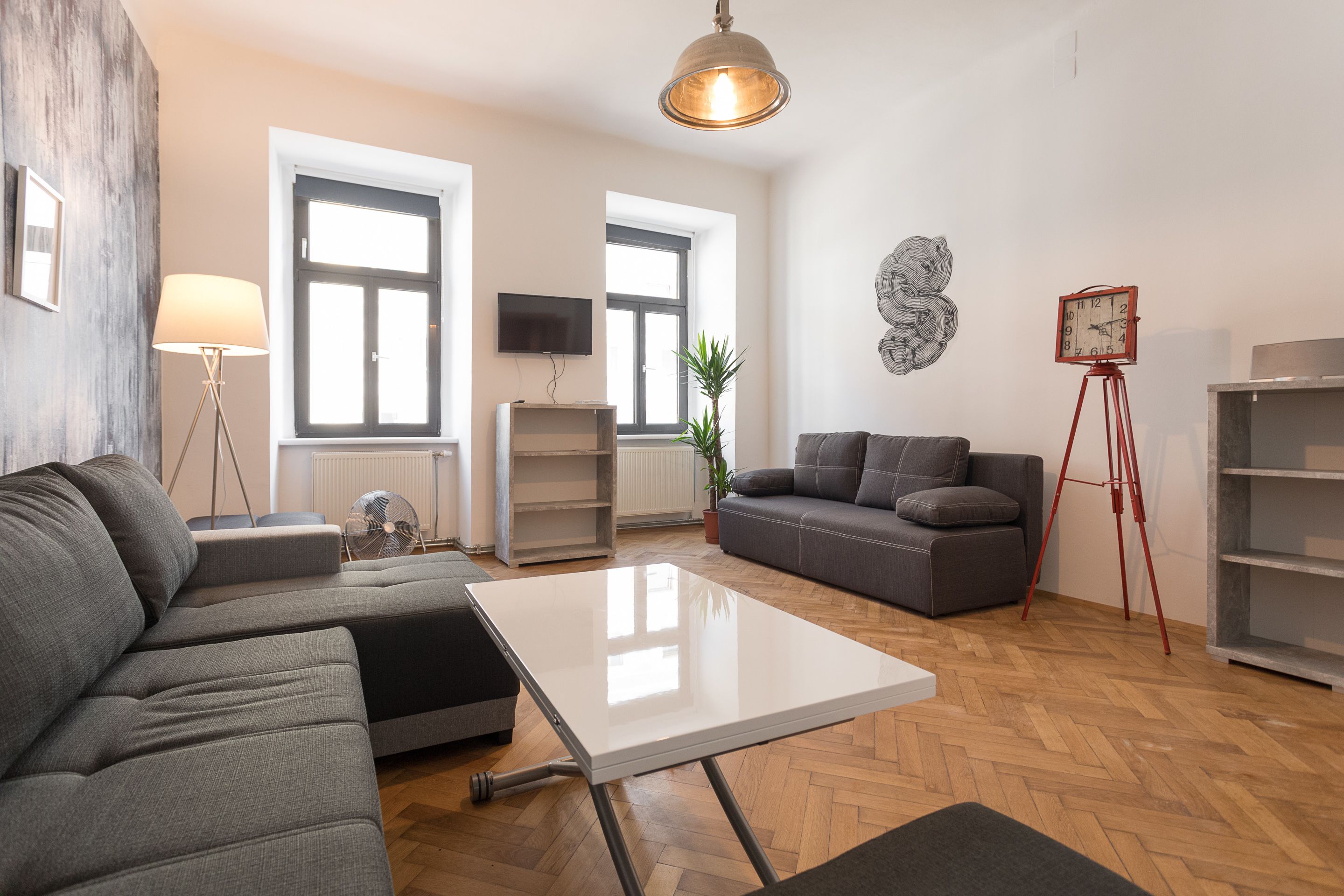 vintage apartment am naschmarkt | living area | flat-screen tv