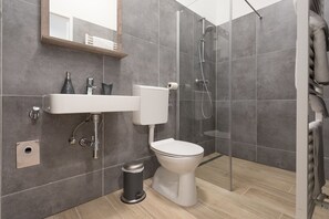 Vintage Studio am Naschmarkt | Bathroom