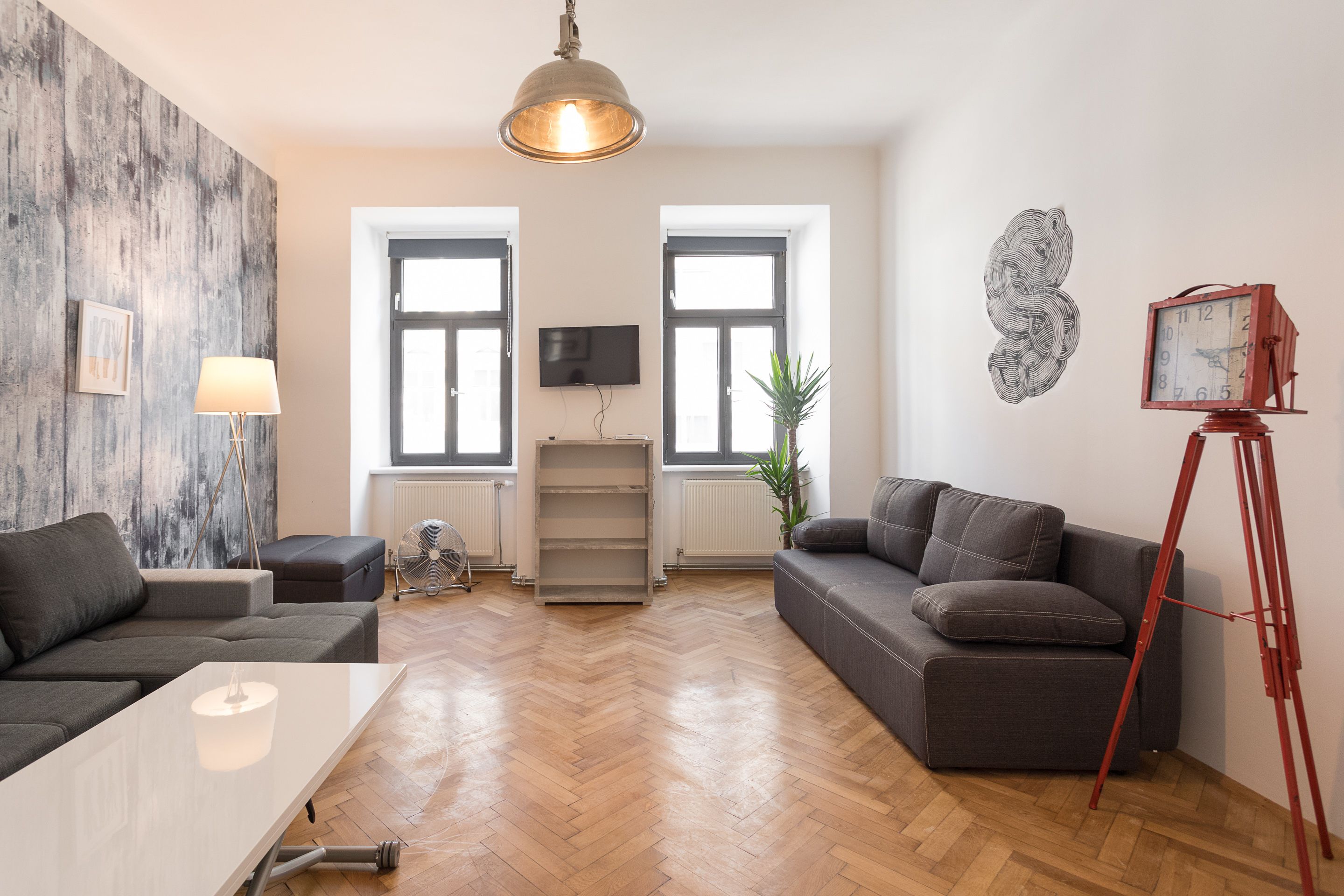 vintage apartment am naschmarkt | living room | flat-screen tv