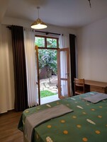 Ropa de cama de alta calidad y minibar 