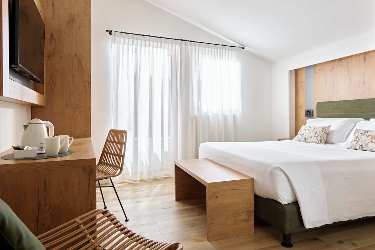 Down duvets, minibar, in-room safe, individually decorated