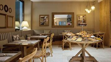 Colazione a buffet a pagamento, servita tutte le mattine