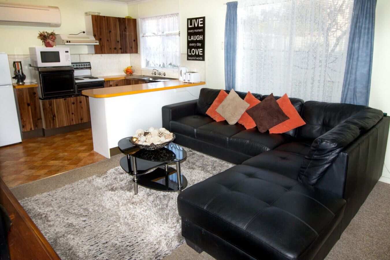 Televisio, Netflix, DVD-soitin, suoratoistopalvelut