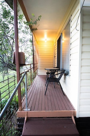 Terrace/patio. Chillout in Manilla: Relaxing Stay! Book Direct