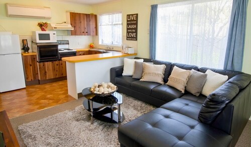 Chillout in Manilla: Relaxing Stay! Book Direct