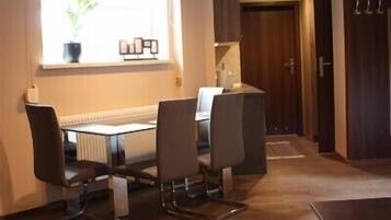 Apartment | Living area | Flat-screen TV