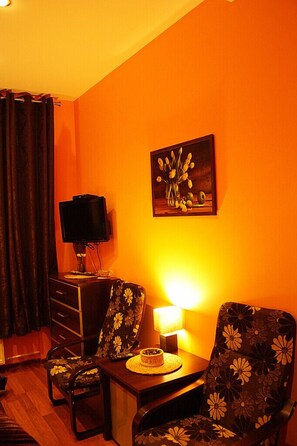 Iron/ironing board, cribs/infant beds, free WiFi, bed sheets