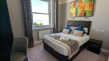 Double Room, Partial Sea View, Sea Facing | In-room safe, desk, iron/ironing board, free WiFi