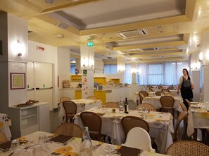 Lunch and dinner served - Hotel Desire' (Riccione)