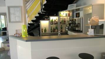 Bar (in der Unterkunft)