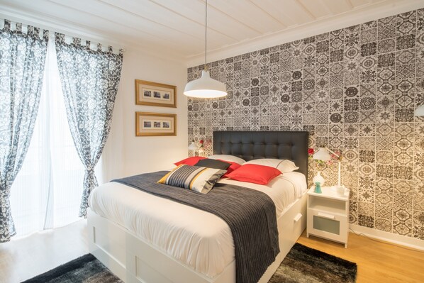 Departamento Deluxe, 2 habitaciones | 2 habitaciones, ropa de cama de alta calidad y escritorio 