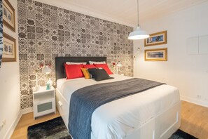 Departamento Deluxe, 2 habitaciones | 2 habitaciones, ropa de cama de alta calidad y escritorio 