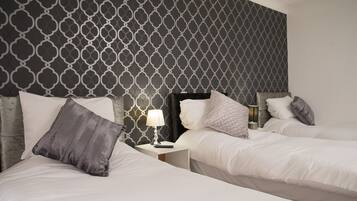Standard Triple Room, Multiple Beds | Desk, iron/ironing board, cribs/infant beds, rollaway beds