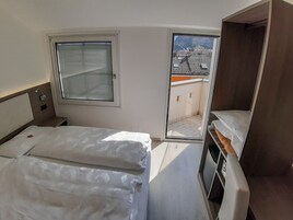Minibar, in-room safe, desk, free WiFi