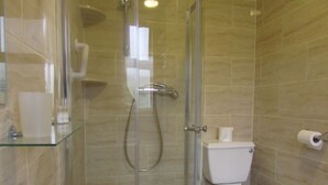 Shower, free toiletries, hair dryer, towels - Watersedge (Kenmare)