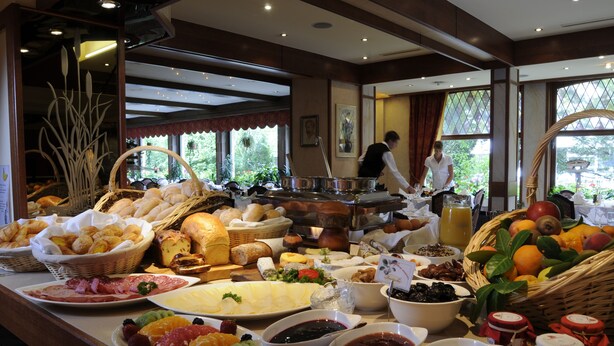 Daily buffet breakfast for a fee - Hotel Brimer (Berdorf)