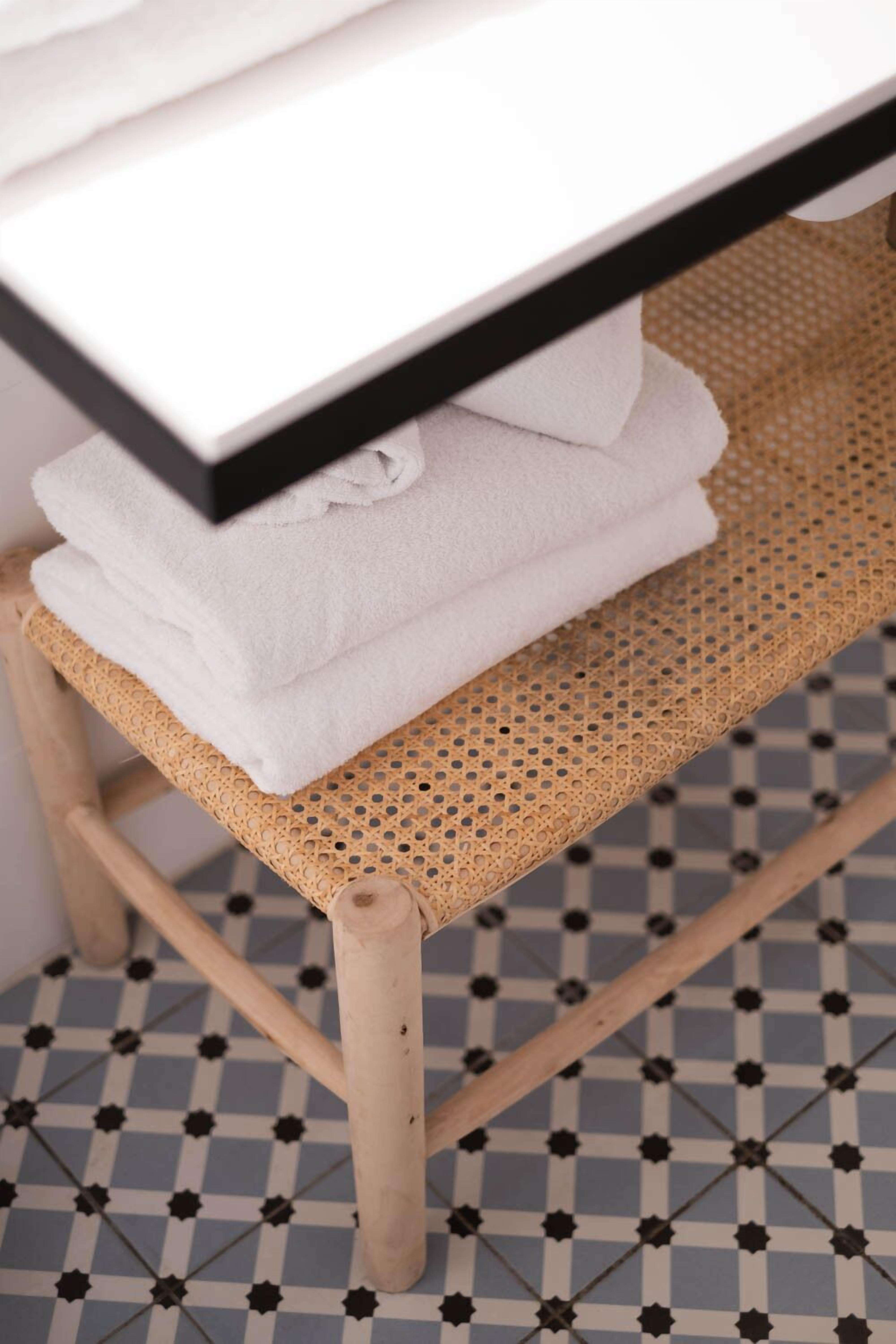 family suite | bathroom | free toiletries, hair dryer, towels