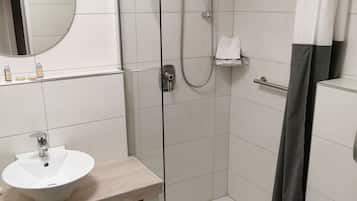 Comfort Triple Room, Private Bathroom | Bathroom