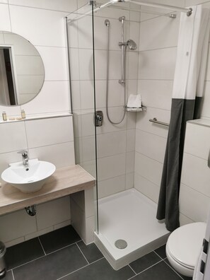 Comfort Triple Room, Private Bathroom | Bathroom - Landhaus Sundern (Tecklenburg)
