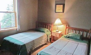 5 Schlafzimmer, Bügeleisen/Bügelbrett, kostenloses WLAN, Bettwäsche