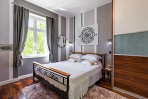 3 bedrooms, in-room safe, iron/ironing board, free WiFi - UNIQUE & URBAN 4* House DelMarco apt @ TOP CENTRAL LOCATION (Split)